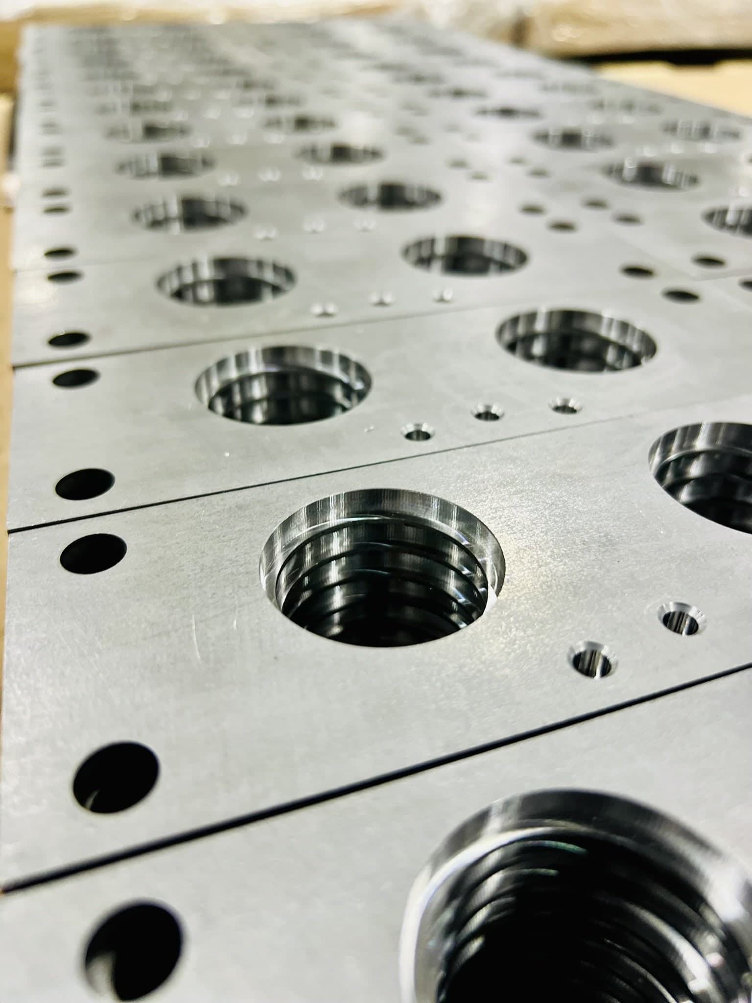 CNC machine with cutting fluid